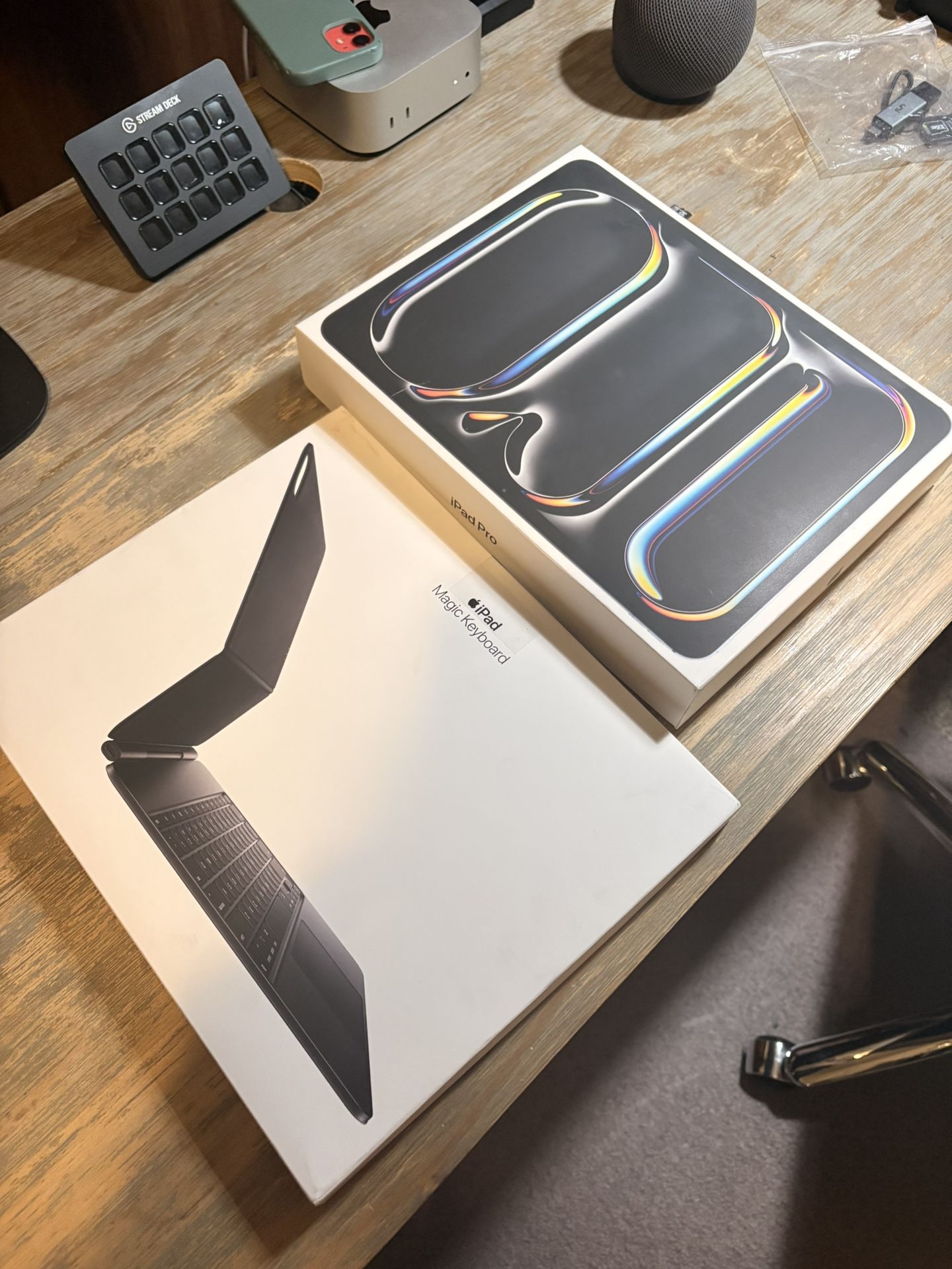 M4 13” iPad Pro And Keyboard PENDING at 1:30