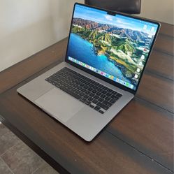 Macbook Air M2 15 inch