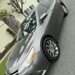 2015 Toyota Camry XLE 