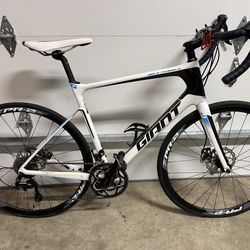 Giant Defy Advanced road bike