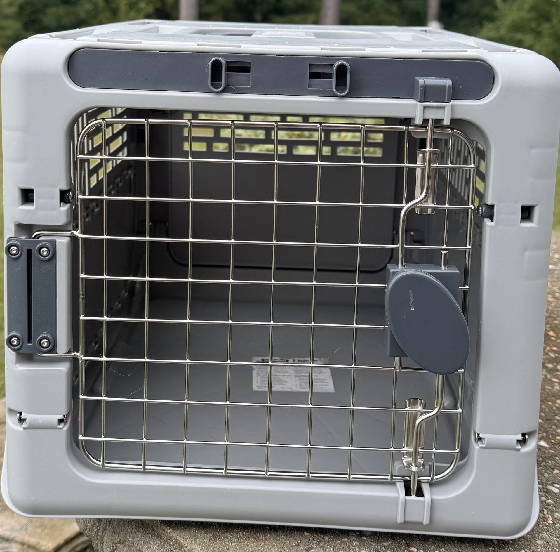 Collapsible Pet Carrier