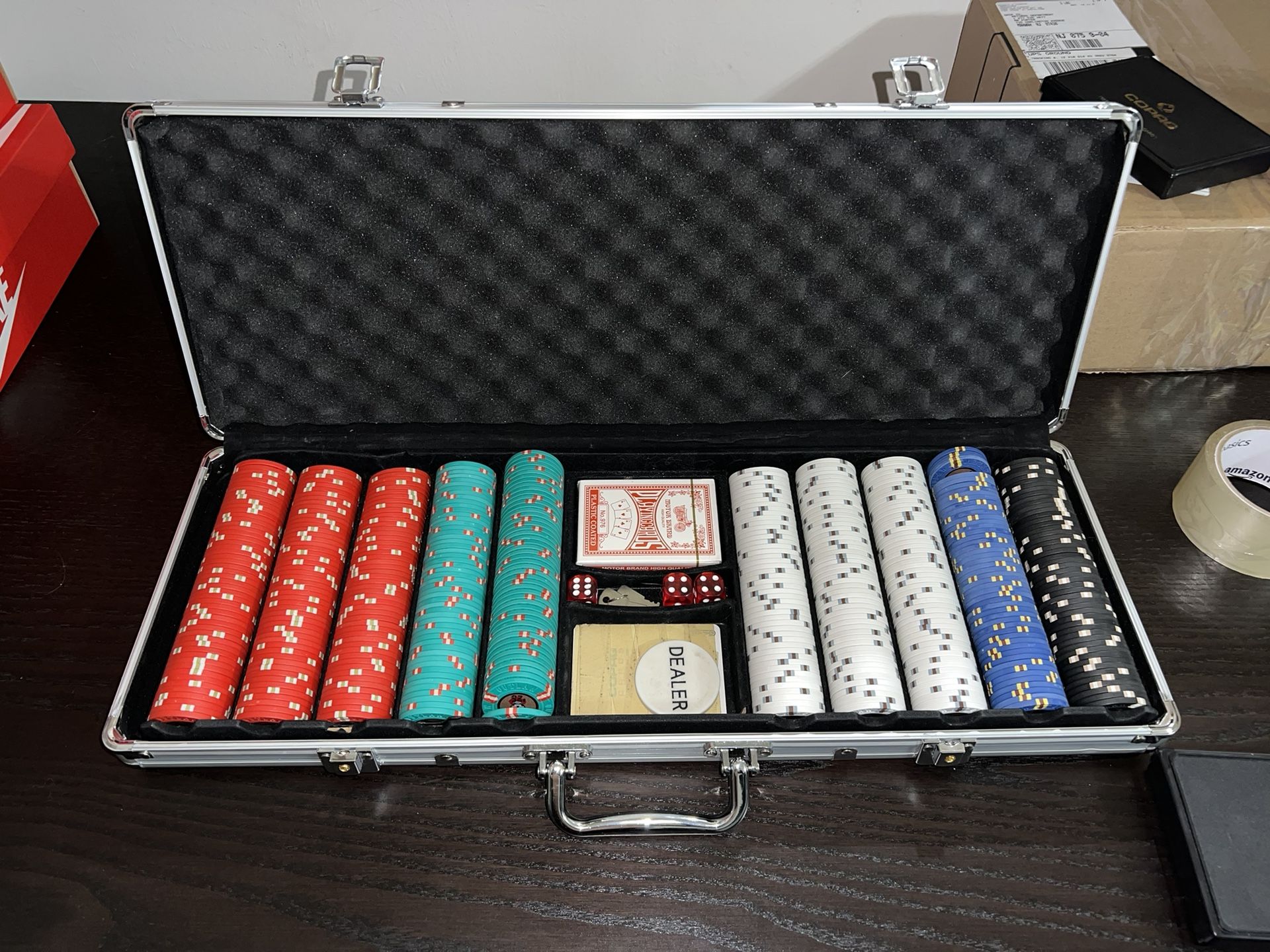 Outlaw Poker Chip Set