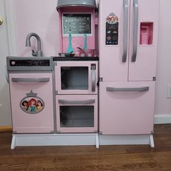 Disney Princess Toy Kitchen for Sale in Plainview, NY - OfferUp