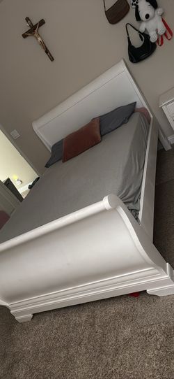 Bed full set not mattress 7 pieces