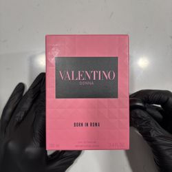 Valentino Donna Born In Roma • More colognes and perfumes available
