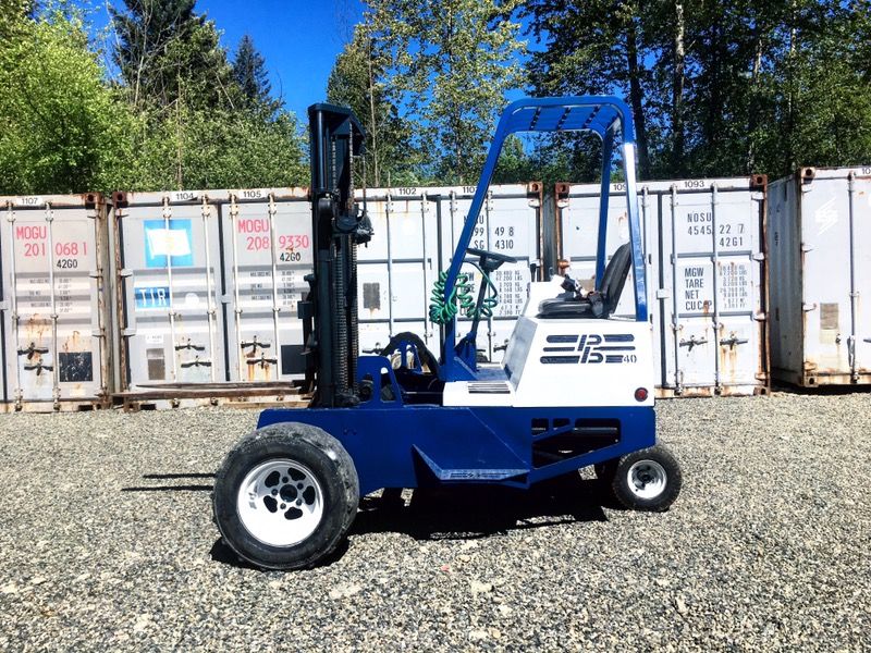 PIGGYBACK FORKLIFT