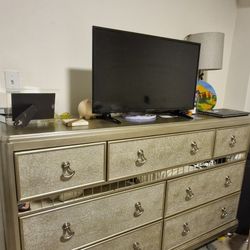 Vanity In Good Conditions