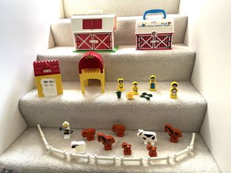 Vintage Fisher Price Farm Barn With Accessories And Carrying Case ($40 For All)