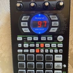 Roland sp-404A