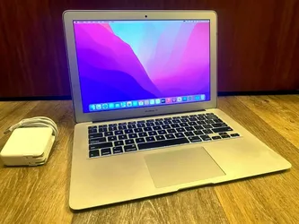 13 inch Apple MacBook Air 500GB SSD 8gb ram 2.2Ghz i7 NEW Battery w charger I can deliver
