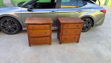 Pair of Wooden 3-Drawer Nightstands