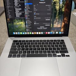Perfect Condition Barely Used Apple MacBook Air 15” M4 16GB Ram 256gb Apple Warranty