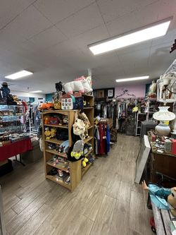New Antique/Collectible Store !