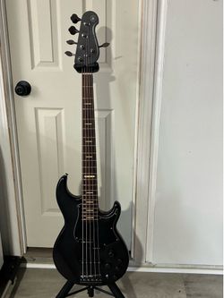 Yamaha BB735A 5-string Bass Guitar Translucent Matte Black