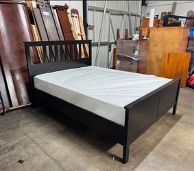 Queen bed with mattress