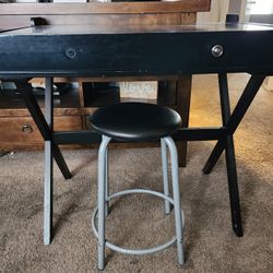 Black Desk