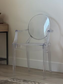 Louis Ghost Chair Acrylic Clear