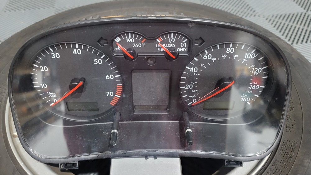 99-05 Volkswagen Jetta Instrument Cluster 66k Speedometer