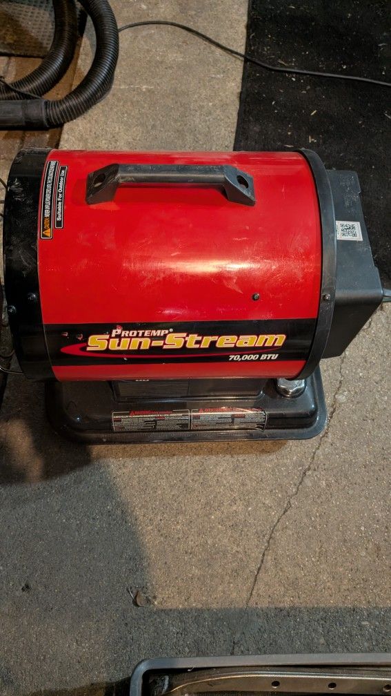 Pro temp sun-stream 70,000 btu Radiant and forced heating system fuel type Kerosene and Diesel works great 120 volts like new used 1 time nice heater