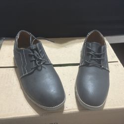 Boys Shoes / Deer Stags Size 3.5 Youth
