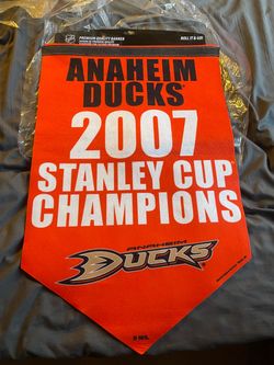 Wincraft Anaheim Ducks 2007 Stanley Cup Champions Replica Banner NEW!!!