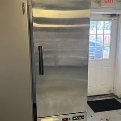 Argus 23 Cu.ft 1 Door Bottom Mount Reach-in Refrigerator 
