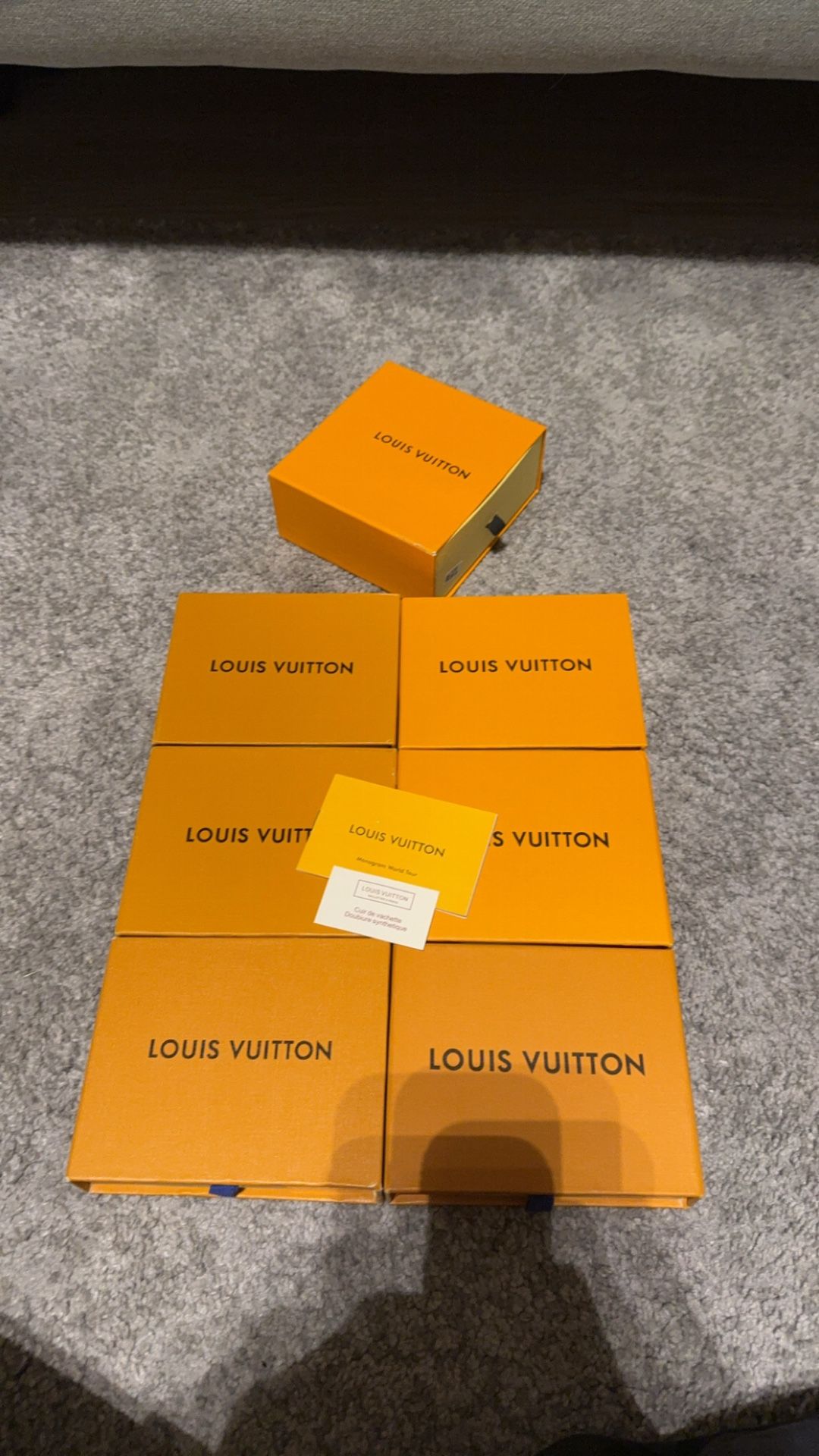 Lv Wallets
