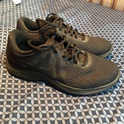 Women’s Nike Revolution Shoes 