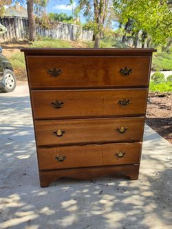 Dresser