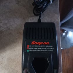 Snap On 7.2  Volt Charger Ctc572