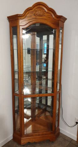 Howard Miller Marlowe Curio Cabinet for Collectors and Art Furniture Inspiration