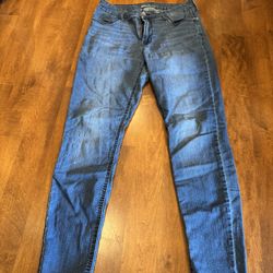 Woman’s Old Navy, skinny jeans, shipping available