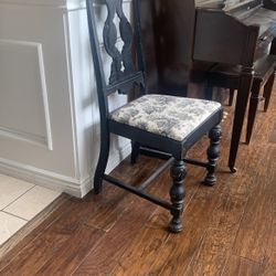 Pretty Chair Antique Vintage.