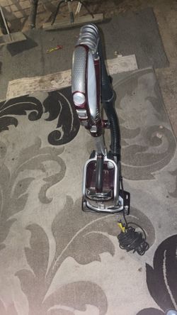 Like new shark vacuum 25$$$