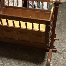 Old Wood Bassinet 