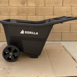 GORILLA CARTS 4.5 cu. ft. Poly Garden Cart, 300 lbs. Capacity, 9 in. Maintenance-Free Solid Wheels