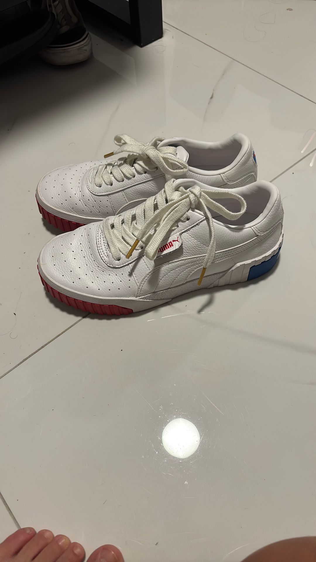 white puma sneakers