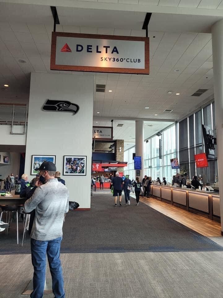 2 Seattle Seahawks vs Panthers Delta Sky360 Club Tickets/Seats (face