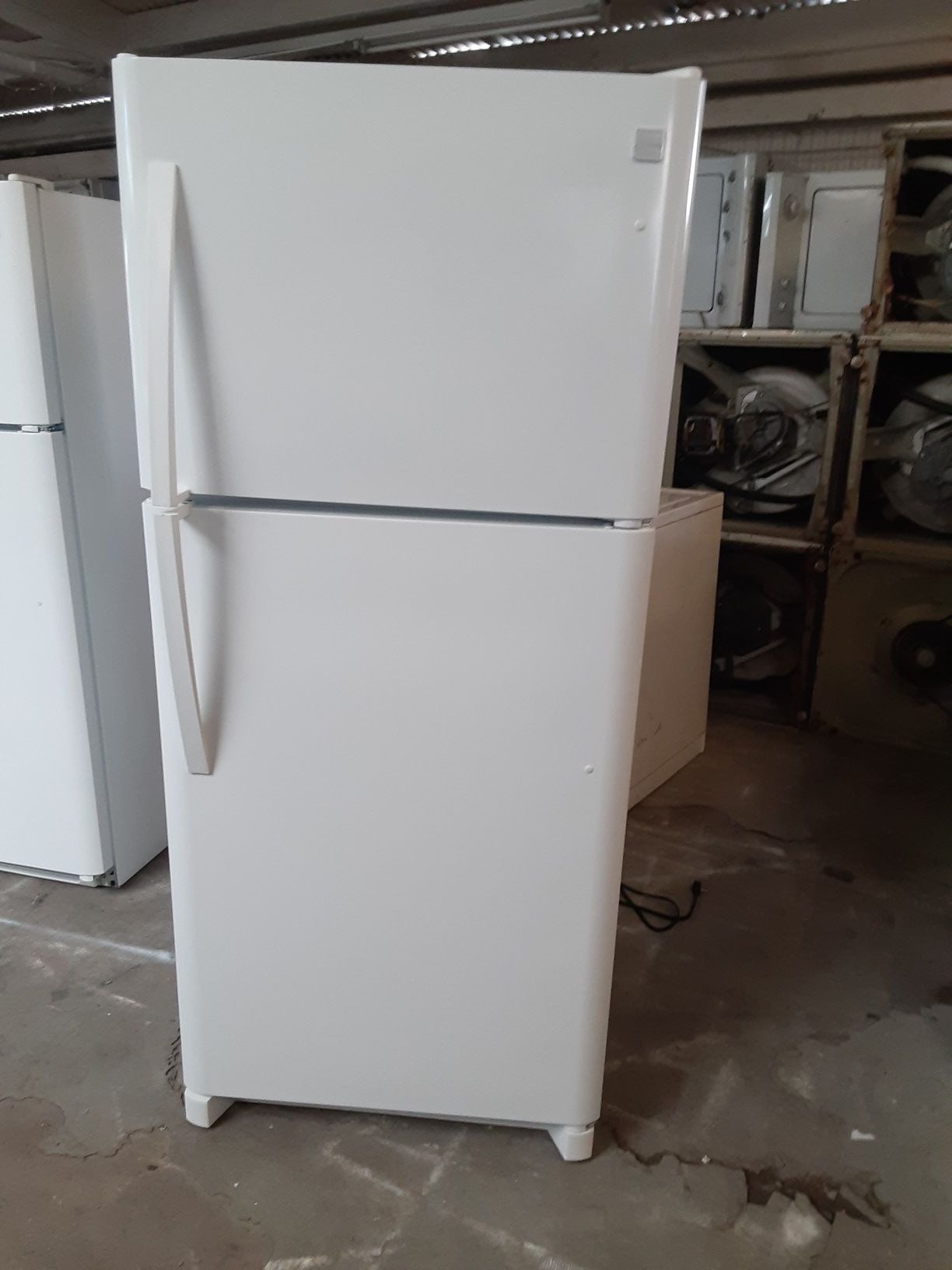 Refrigerator Kenmore good condition 3 months warranty delivery and install