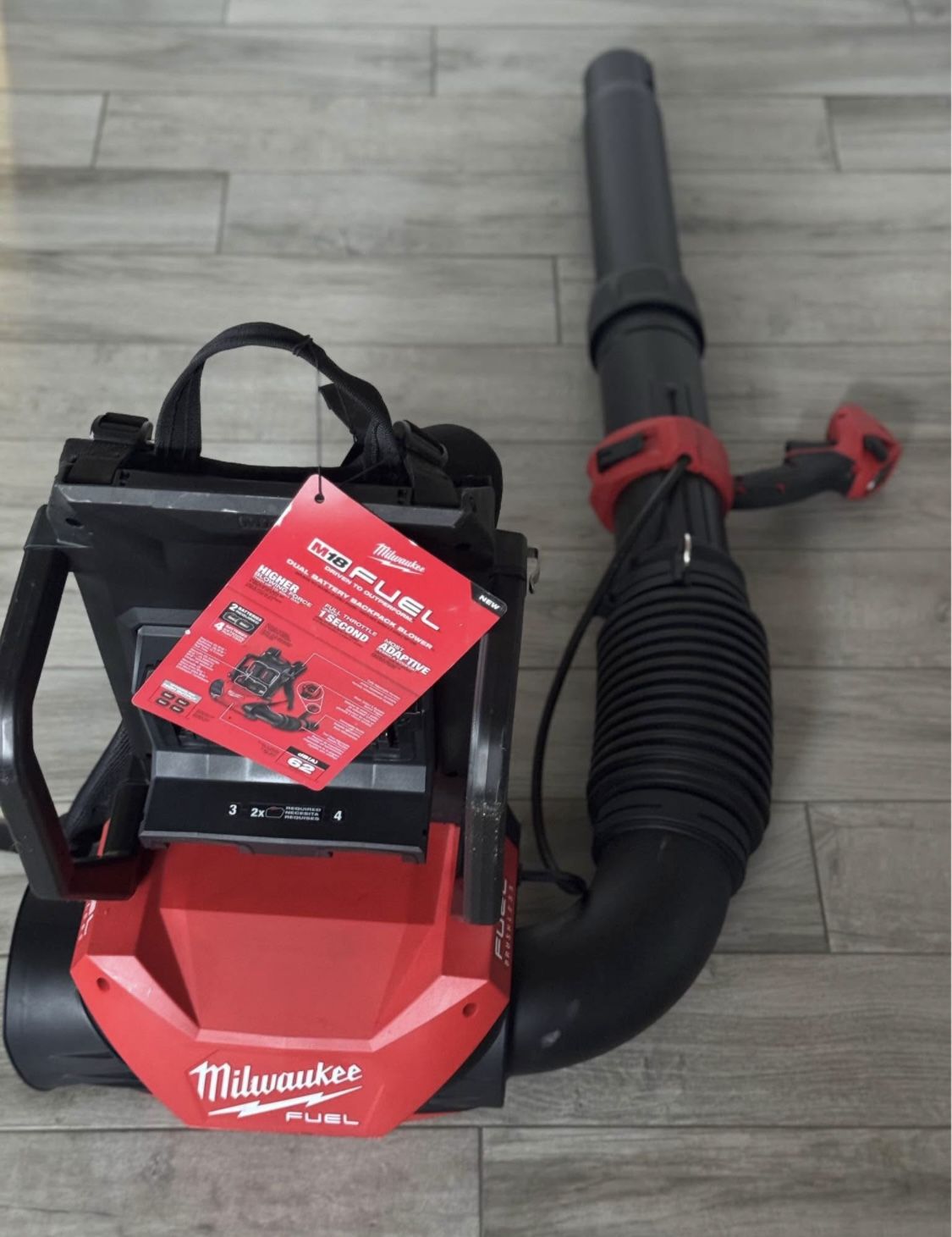 Milwaukee M18 FUEL 155 MPH 650 CFM 18-Volt Lithium-lon Brushless Cordless Dual Battery Backpack Blow