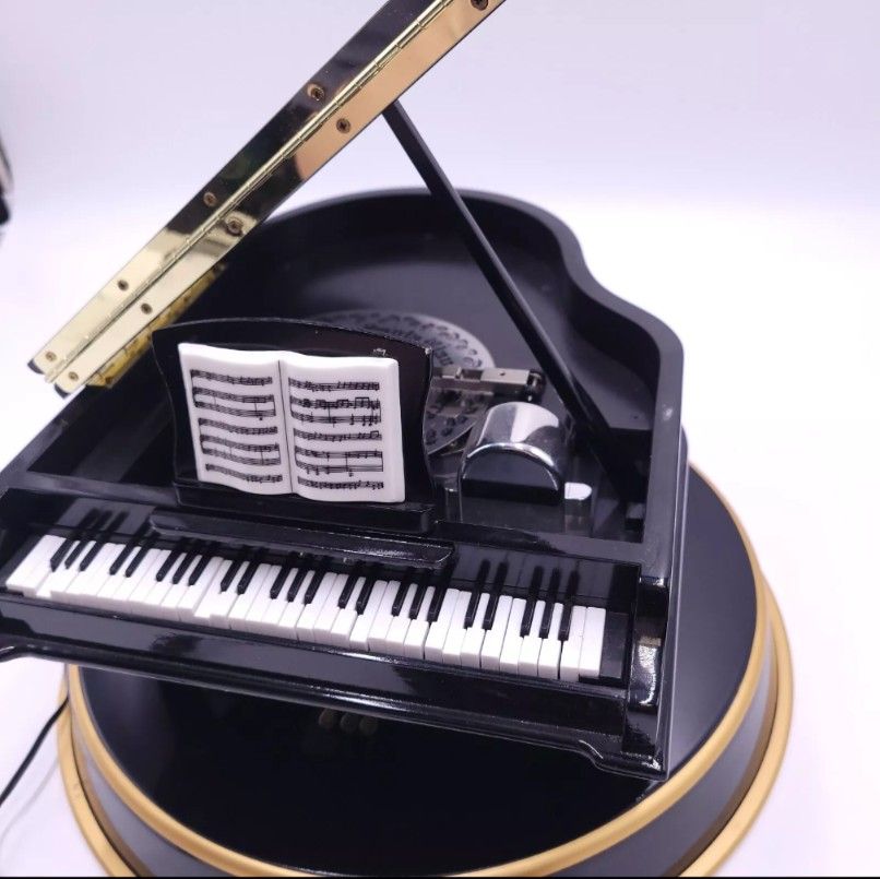 Player Piano. W/ Discs Beautiful Music.