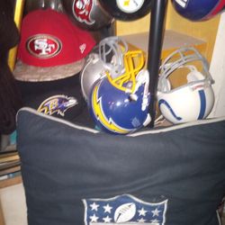 NFL FOOTBALL 🏈 TEAM COLLECTION MINI HELMET & HAT! only $40 Each Betta Hurry 🙏