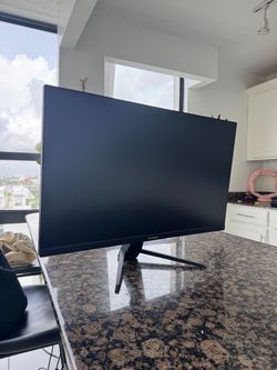 ViewSonic 27" 1440p QHD IPS Monitor – USB-C 65W Charging – Like New