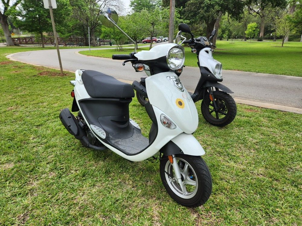 50cc SCOOTER low Miles Running Perfect