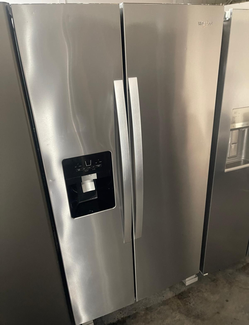 Whirlpool Side‑by‑Side Fridge – Stainless, Ice/Water Dispenser