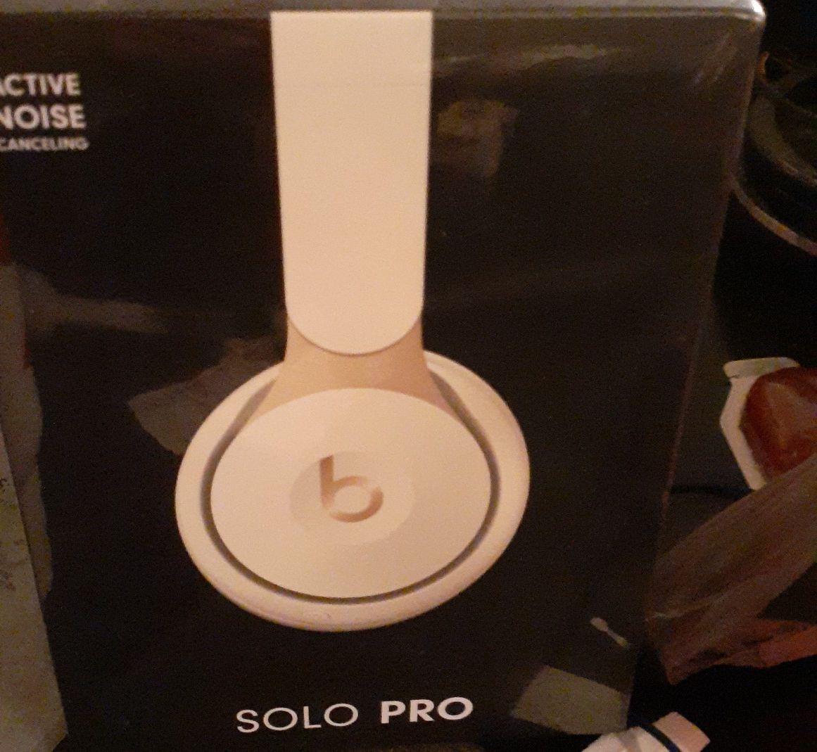 Solo pro beats studio headphones.