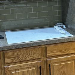 30 in. 4 Burner Element Radiant Electric Cooktop in White including 2 Power Boil Burners