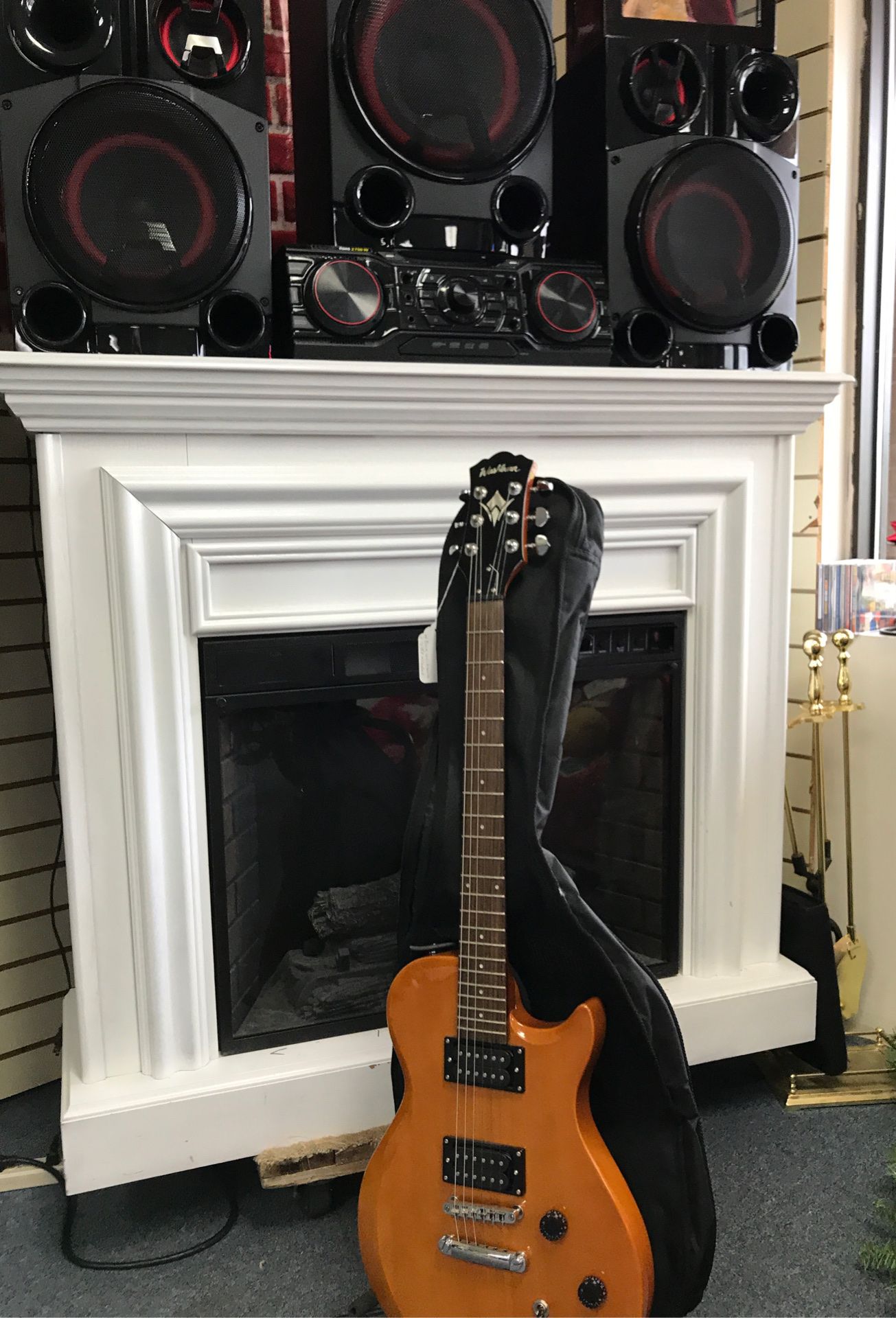 Washburn 6 String Electric Guitar Washburn Strap & Washburn carry bag included