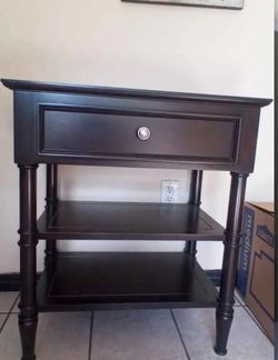 Drexel Heritage Gina Nightstand Table Walnut Finish Bedroom furniture Or Accent Entry Hall Table Dark Brown Night Stand