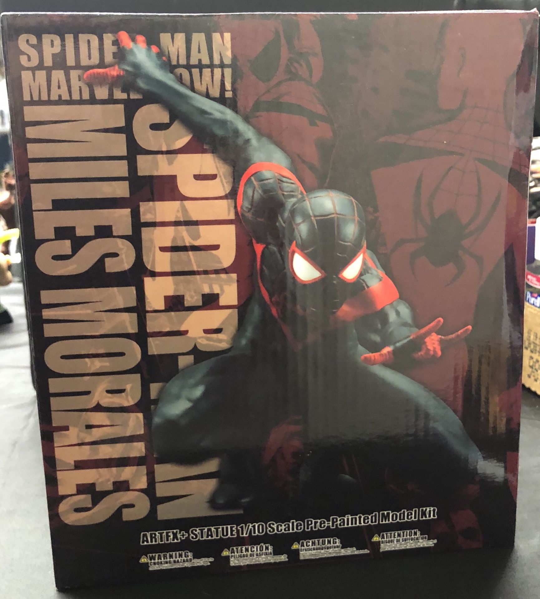 Miles morales Spider-man artfx statue magnetic base. Spiderman collectible